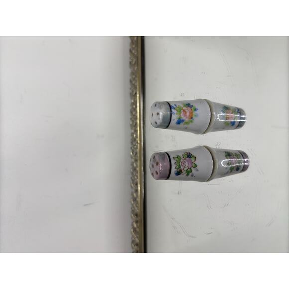 Vinthae Set of Japan-Made Hand-Painted Mini-Salt/Pepper Shakers. 1-1/2" Floral - Picture 2 of 10